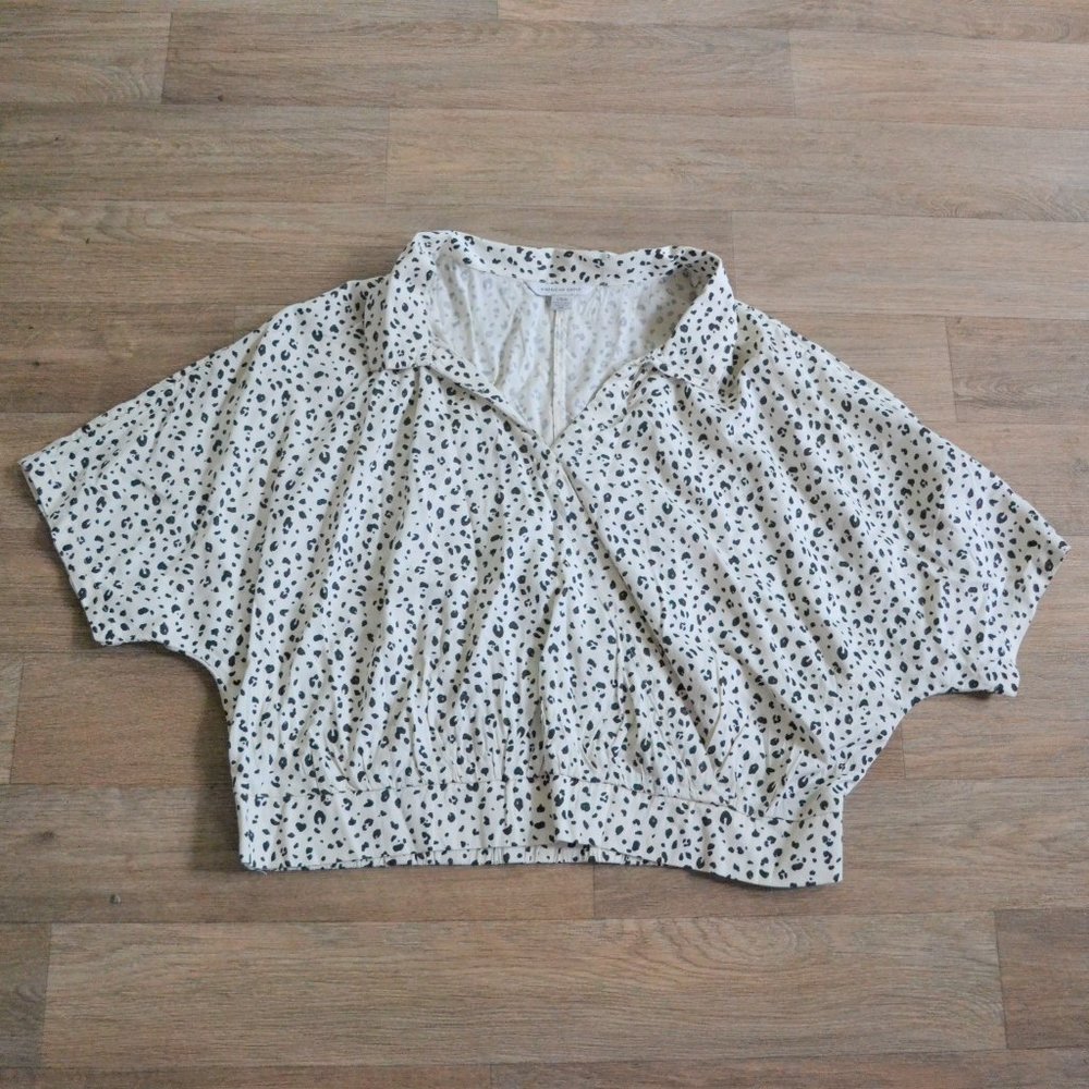 American Eagle Animal Print Black White Collared Wrap Top Size Large